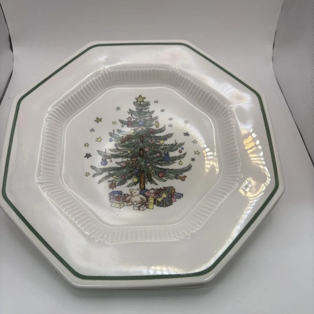 Vtg~Nikko~Christmastime/Happy Holidays~4 Dinner Plates~10.25